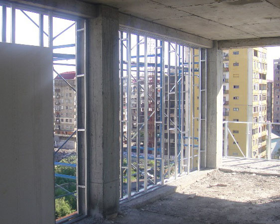 Облаштування монолітних перегородок